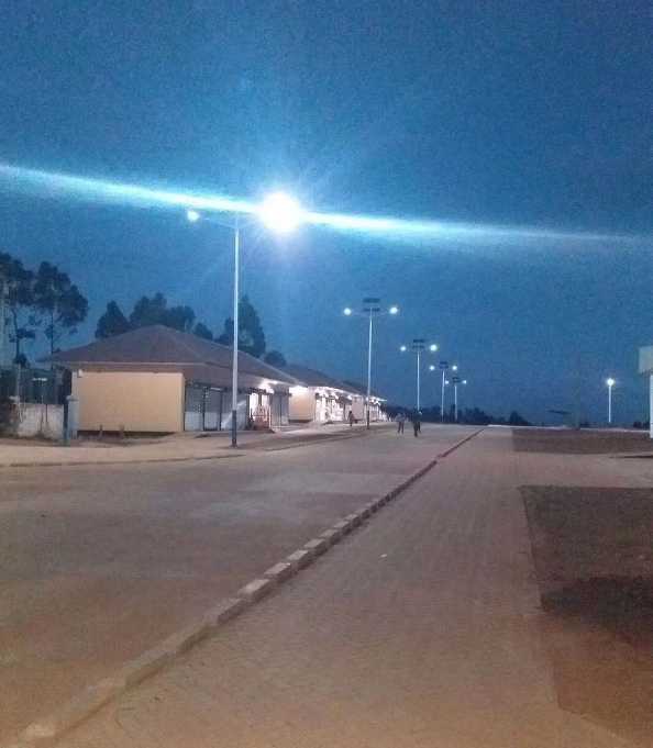 头屯河区非洲科特迪瓦太阳能路灯工程